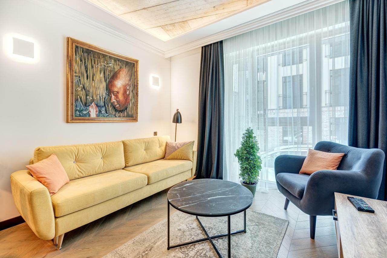 Happy Inn Presidential, Self Check-In, Parking In The Underground Garage VNO Exteriör bild