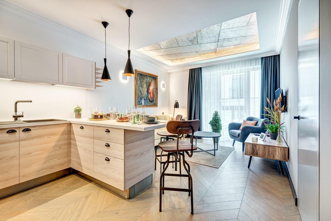 Happy Inn Presidential, Self Check-In, Parking In The Underground Garage VNO Exteriör bild
