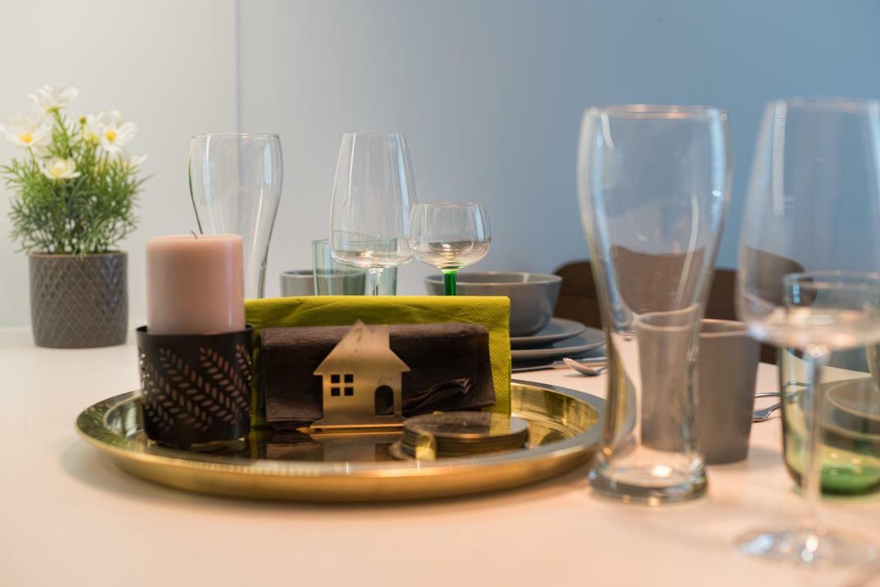 Happy Inn Presidential, Self Check-In, Parking In The Underground Garage VNO Exteriör bild